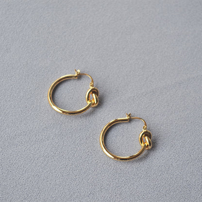Romantic Gold Earring for Special Moments