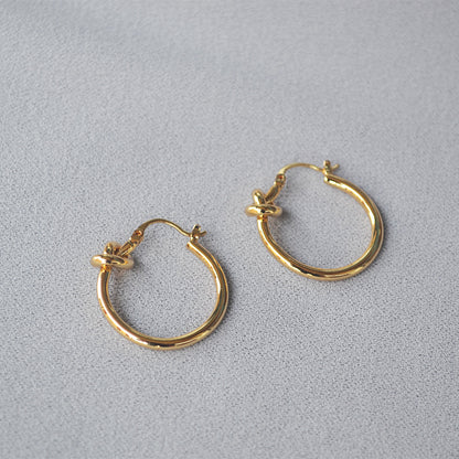 Romantic Gold Earring for Special Moments
