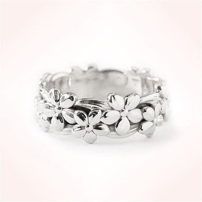 Romantic Gold Ring for Special Moments