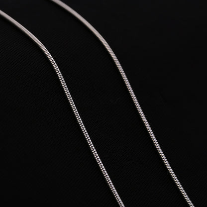 Romantic Silver Necklace for Special Moments