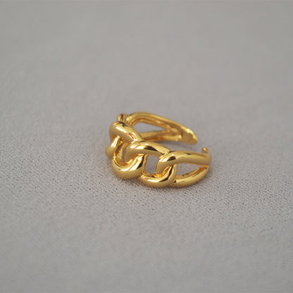 Classic Gold Chain with Timeless Appeal