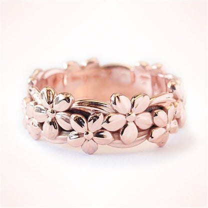 Romantic Gold Ring for Special Moments