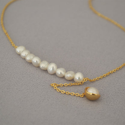 Romantic Pearl Necklace for Special Moments