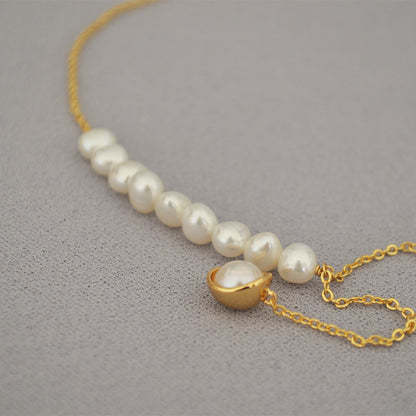 Romantic Pearl Necklace for Special Moments