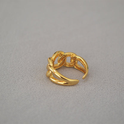 Classic Gold Chain with Timeless Appeal