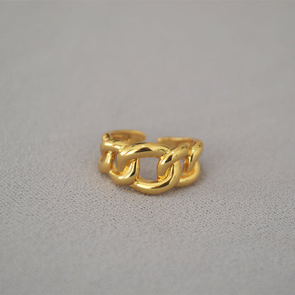 Classic Gold Chain with Timeless Appeal