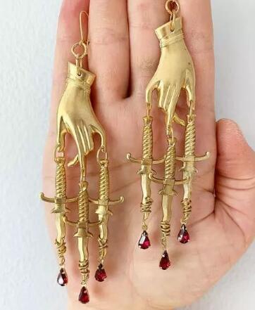 Charming Earring for Any Occasion