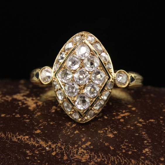 Charming Gold Ring for Any Occasion