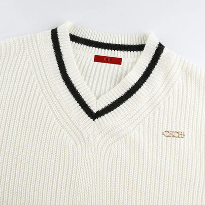 JO | MW - Elegant V-neck sweater