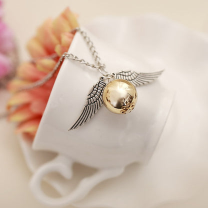Classic Gold Necklace with Timeless Appeal