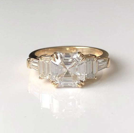 Beautiful Gold Ring with Unique Style