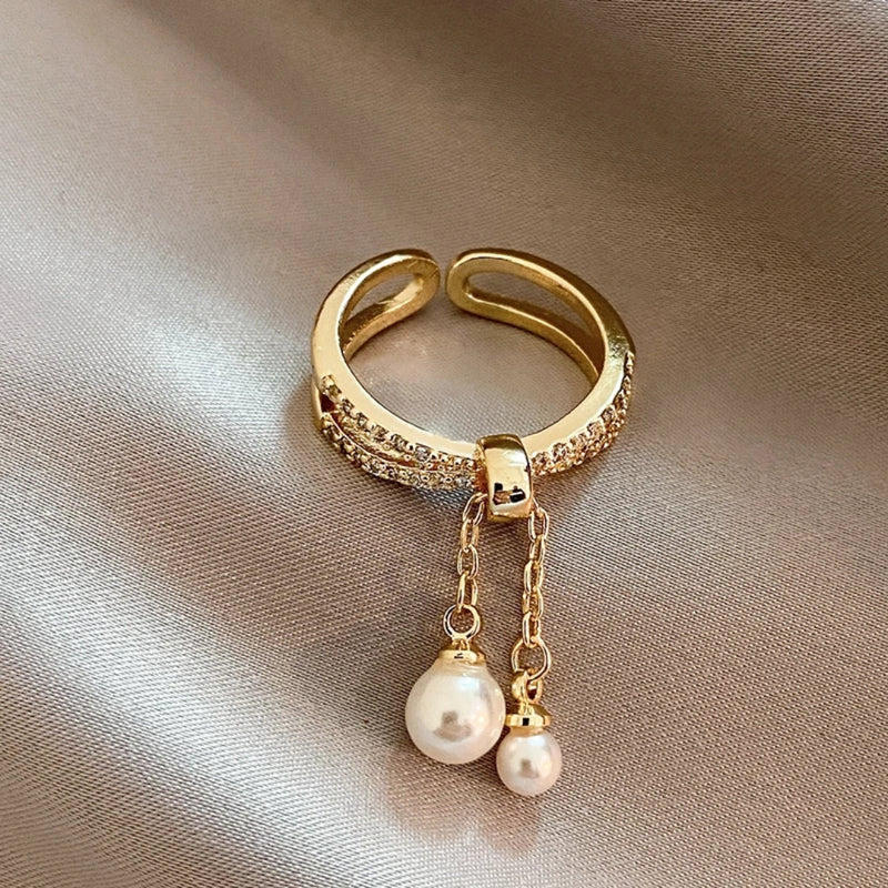 Beautiful Pearl Ring with Unique Style