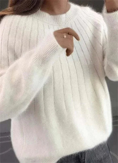 JO | Fluffy cashmere knit sweater