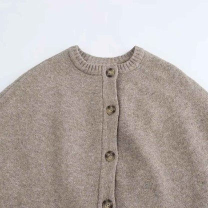 JO | Elegant button cape