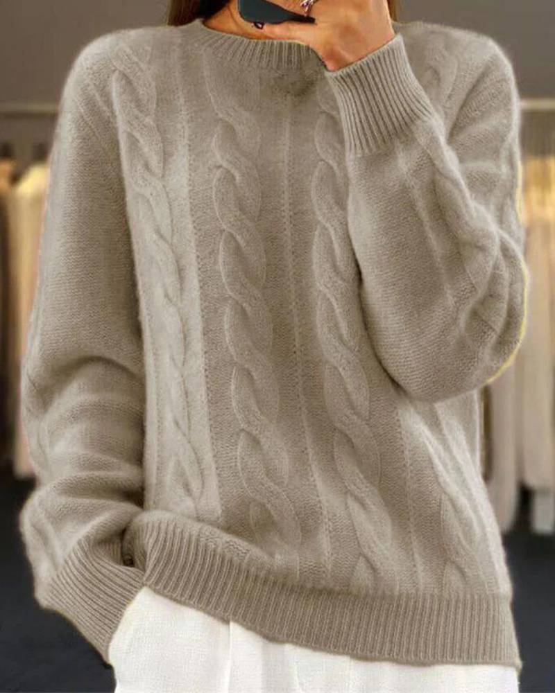 JO | Relaxed and timeless sweater