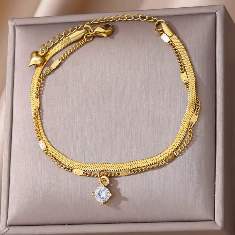 Romantic Gold Bracelet for Special Moments