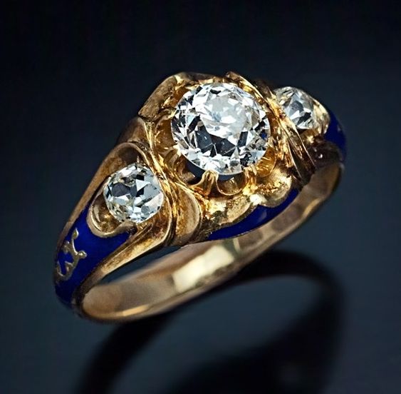 Stunning Gold Ring for Daily Wear