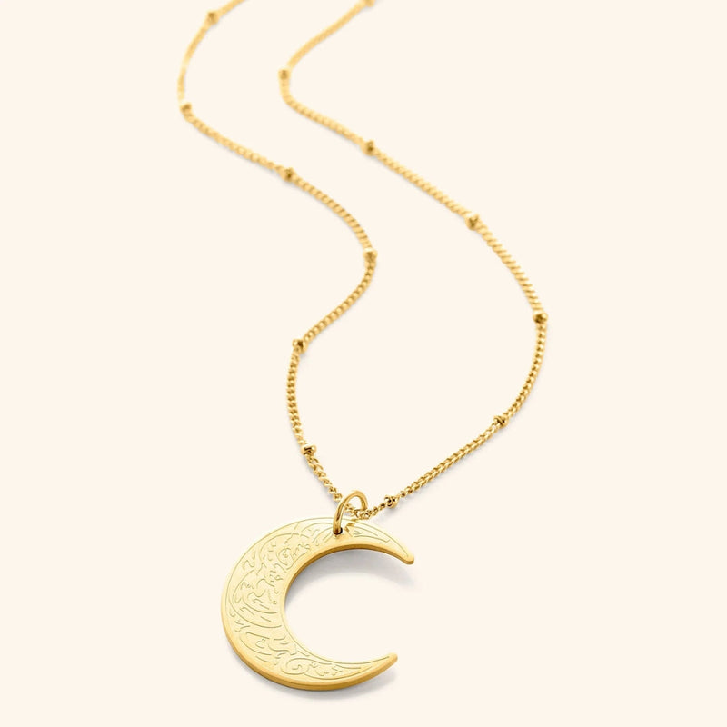 Romantic Gold Necklace for Special Moments