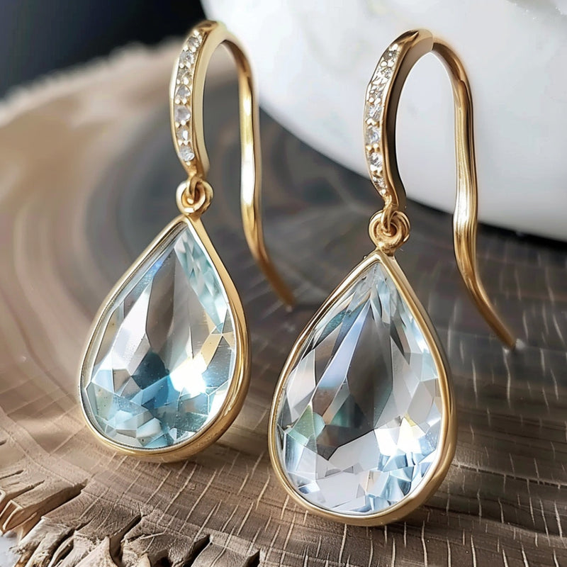 Classic Gold Earring with Timeless Appeal