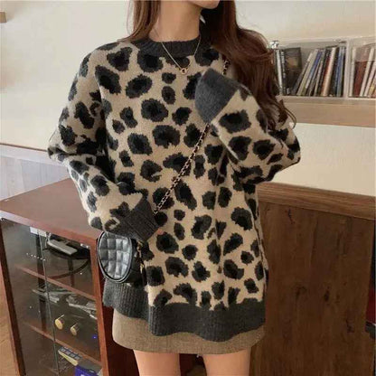 JO | Cozy sweater with leopard print