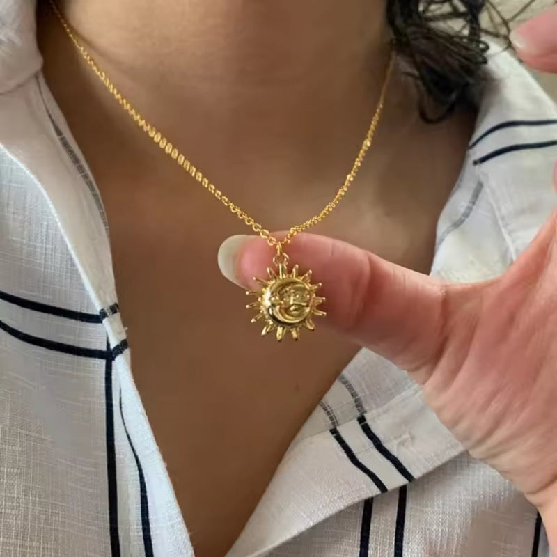 Romantic Gold Necklace for Special Moments