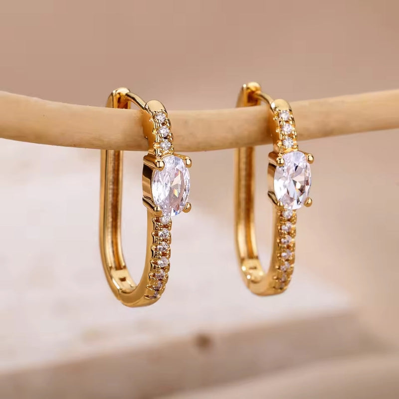 Charming Gold Earring for Any Occasion