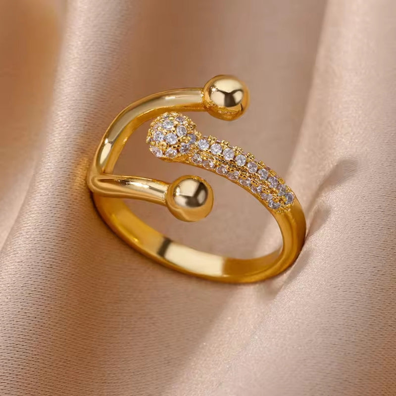 Romantic Gold Ring for Special Moments