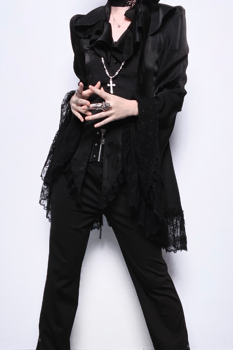 Effortlessly Elegant Garment with a Timeless Design