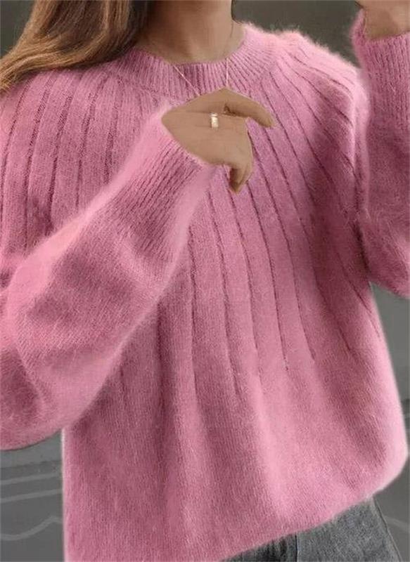 JO | Fluffy cashmere knit sweater
