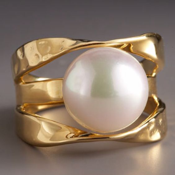 Stunning Gold Ring for Daily Wear