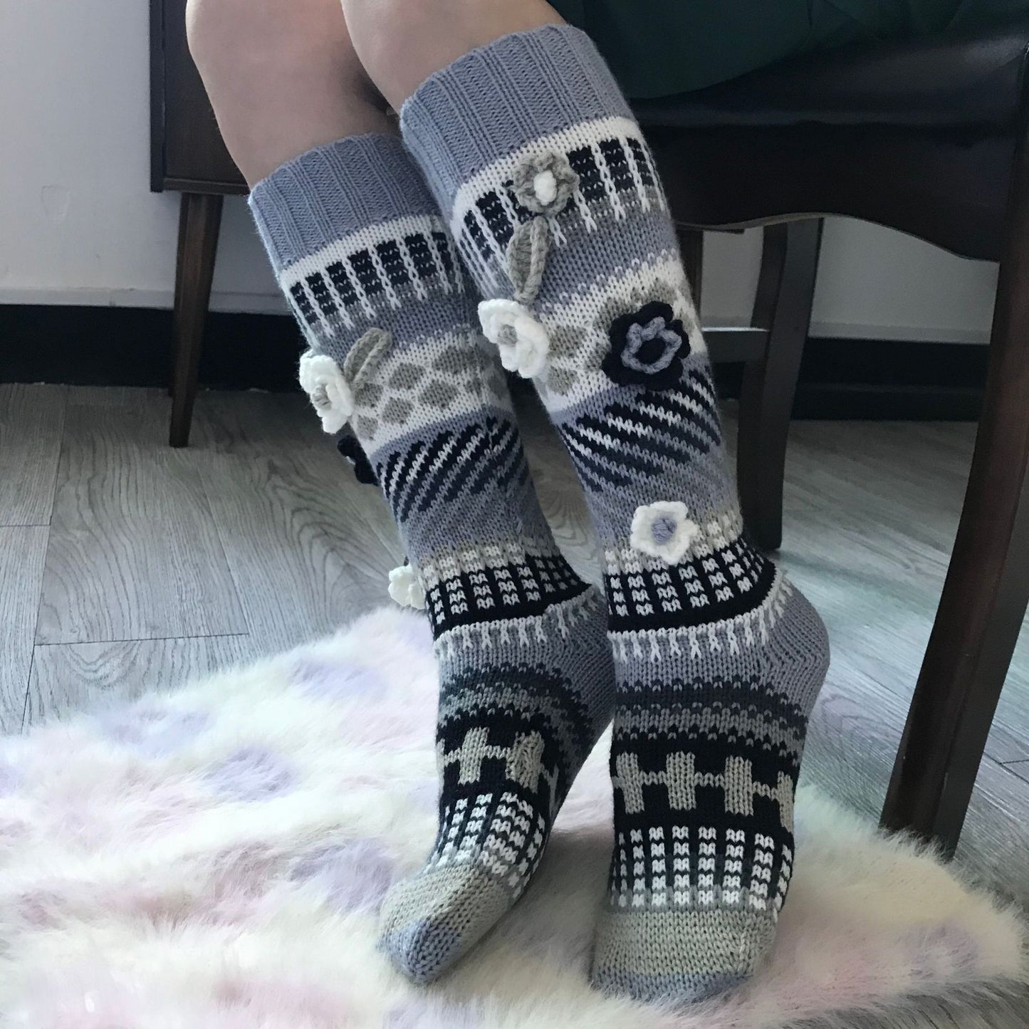 Soft Warm Retro Flower Jacquard Weave Socks elevenforest