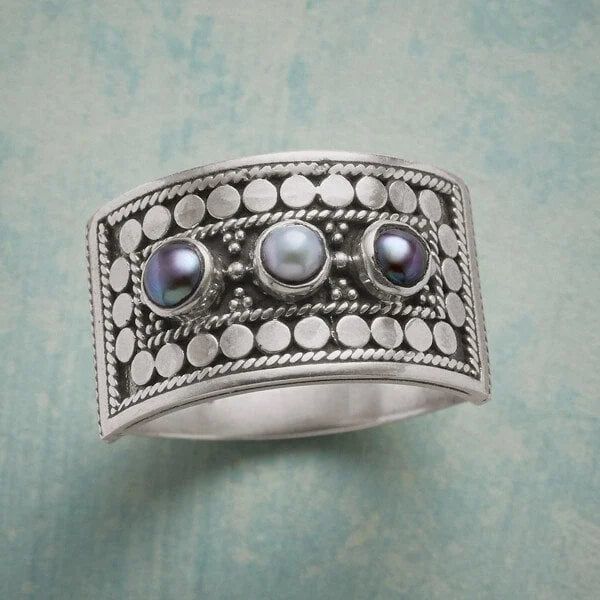Beautiful Pearl Ring with Unique Style