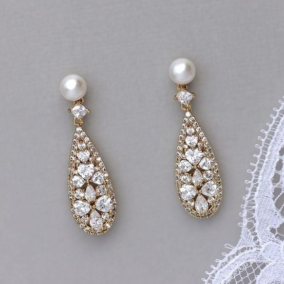 Classic Pearl Earring with Timeless Appeal