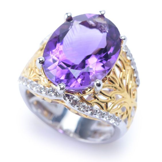Classic Gold Ring with Timeless Appeal
