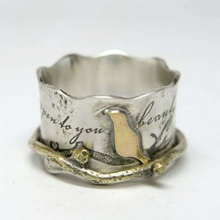 Classic Gold Ring with Timeless Appeal