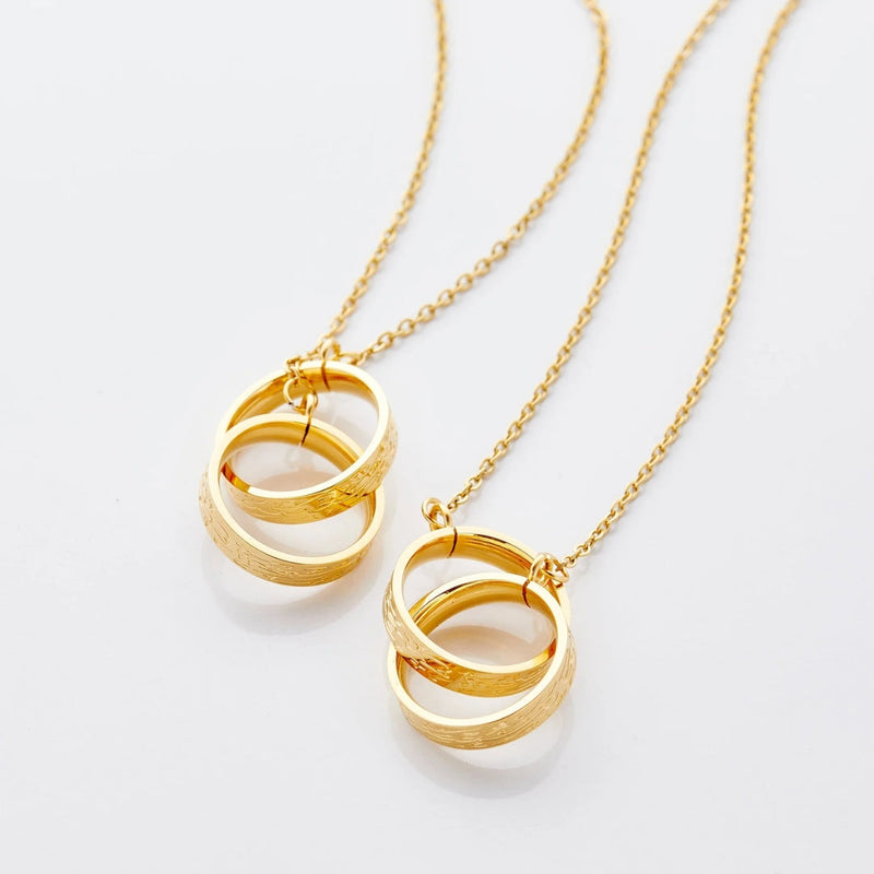 Romantic Gold Necklace for Special Moments