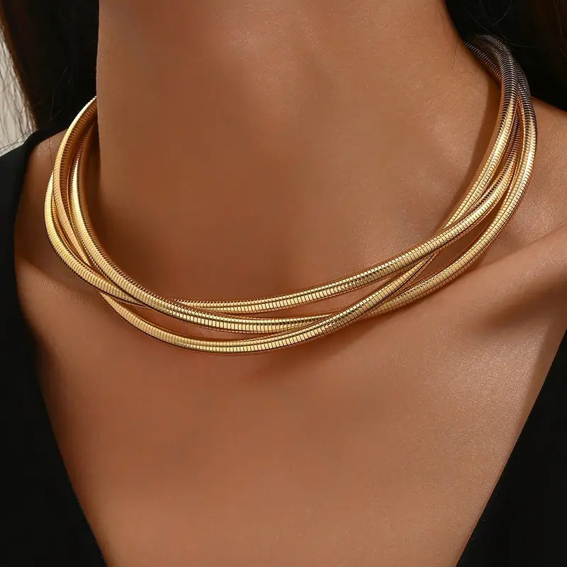 Classic Gold Necklace with Timeless Appeal