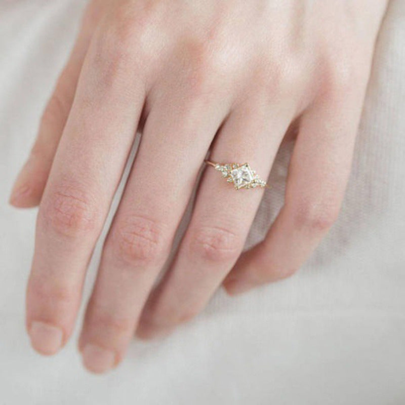 Classic Gold Ring with Timeless Appeal