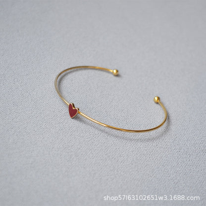 Classic Gold Bracelet with Timeless Appeal