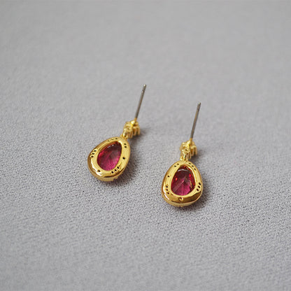 Stunning Gold Earring for Daily Wear