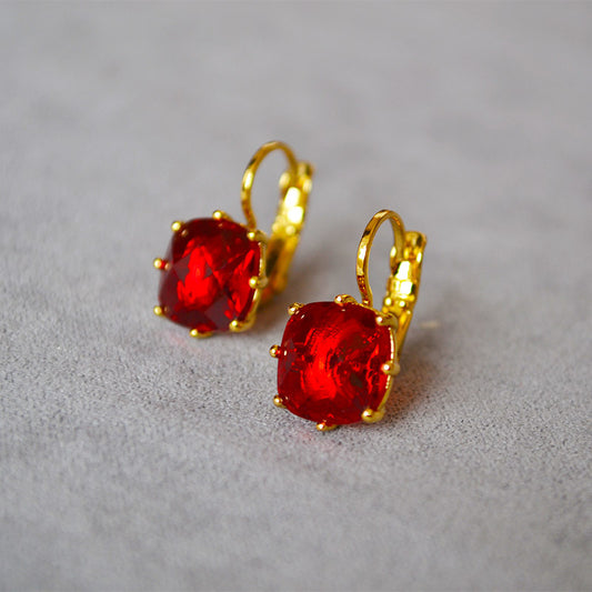 Charming Earring for Any Occasion