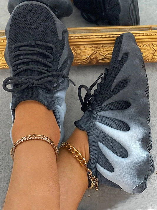 JO | Stylish and airy sneakers