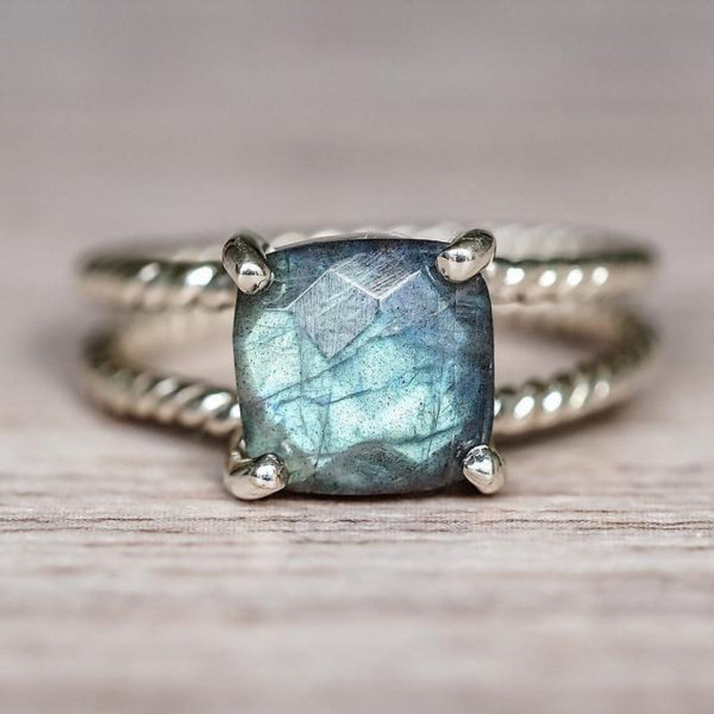 Classic Silver Ring with Timeless Appeal