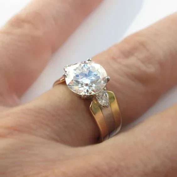 Romantic Gold Ring for Special Moments