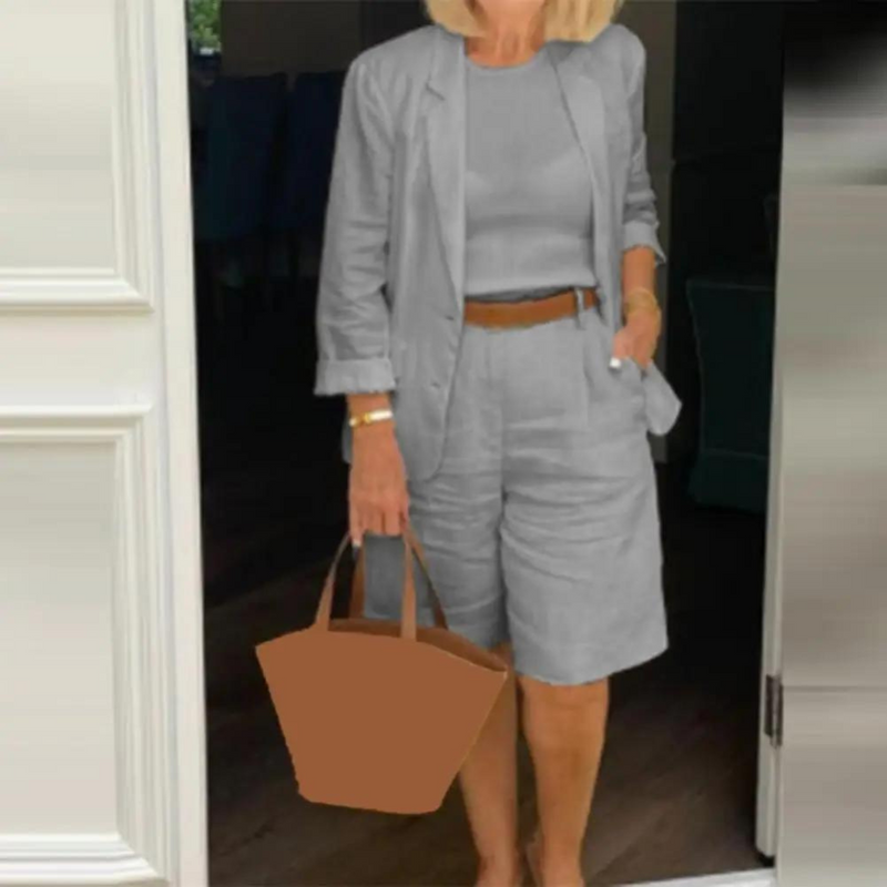 Luxurious jacket and shorts set for women