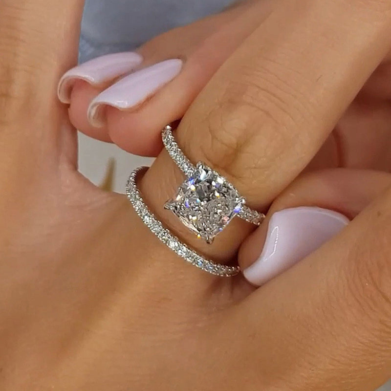 Beautiful Gold Set with Unique Style