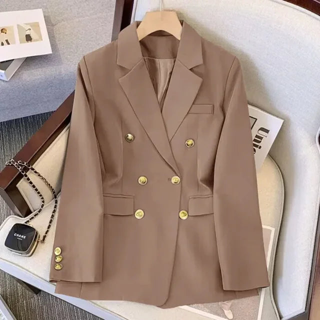 JO | White jacket with gold buttons