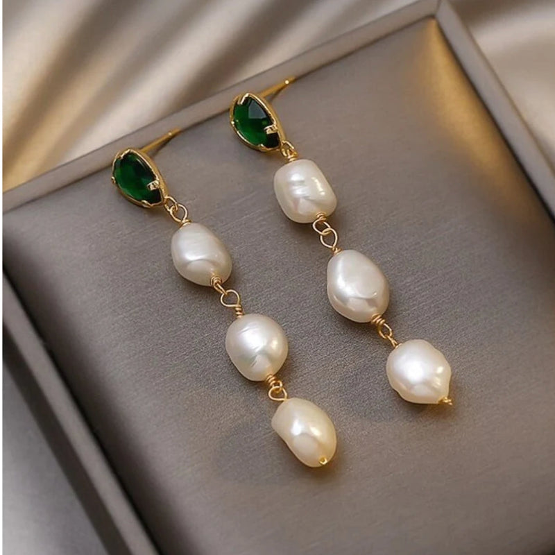 Charming Gold Earring for Any Occasion