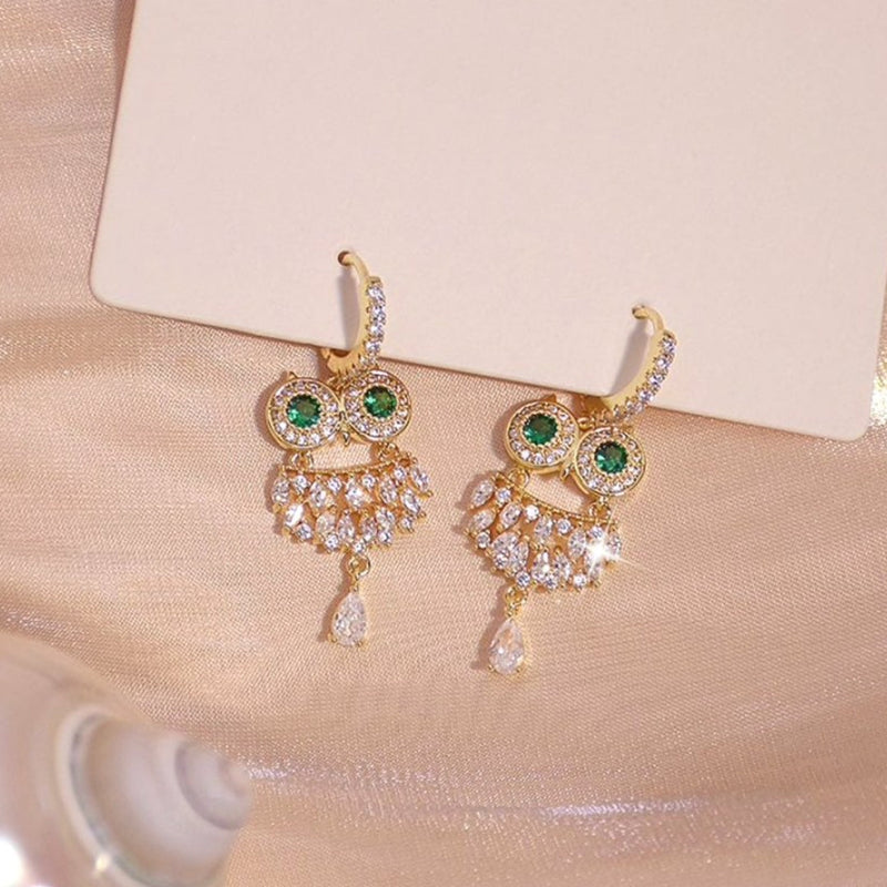 Charming Gold Earring for Any Occasion