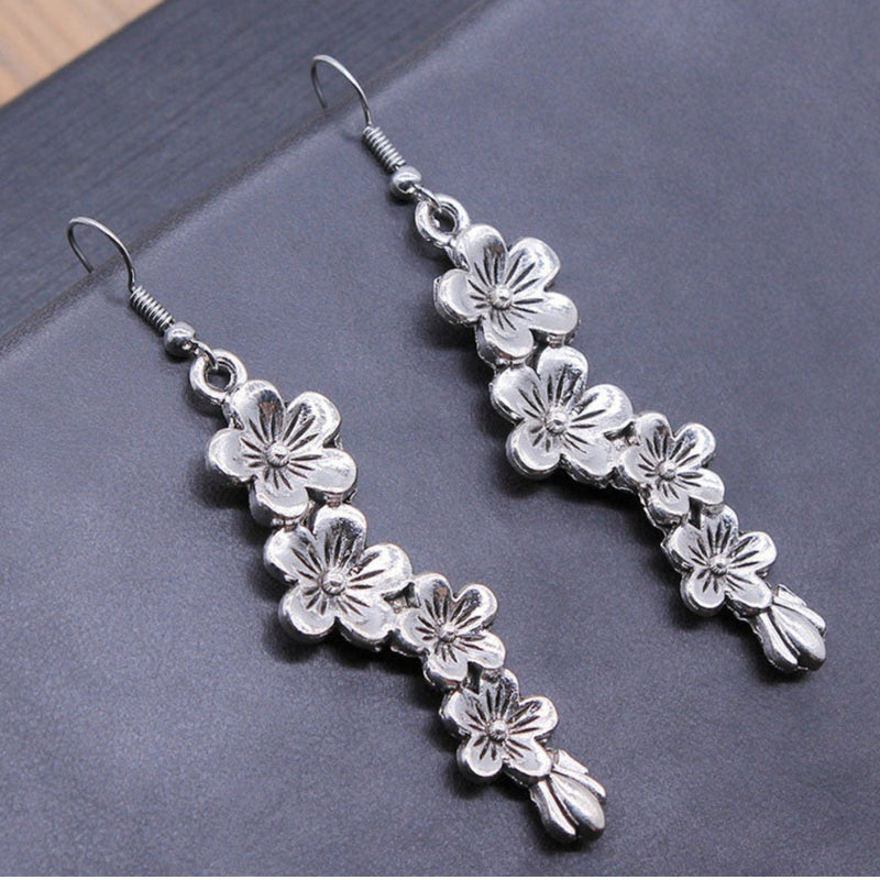 Stunning Silver Earring for Daily Wear